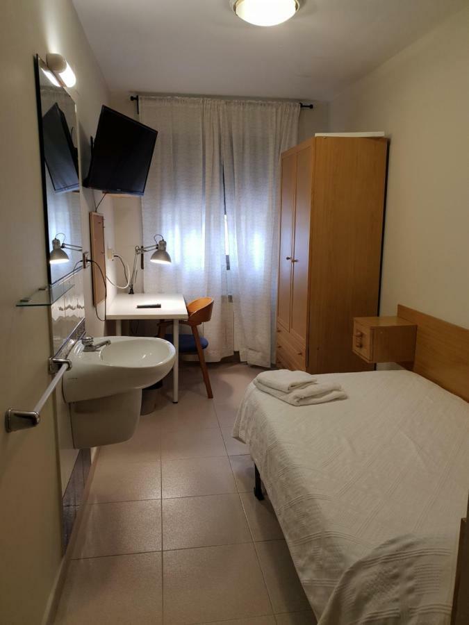 Residencial Oscense Hotel Huesca Exterior photo